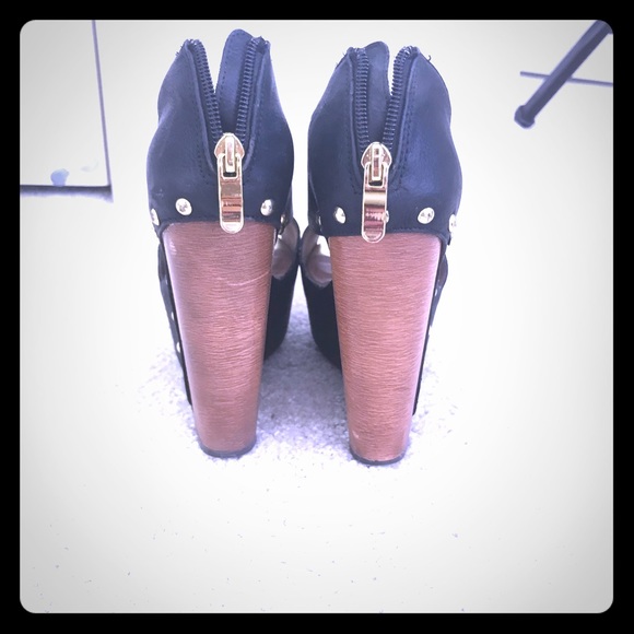 Chinese Laundry Wedges - Picture 3 of 6